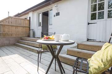 Adjacent Dairy Cottage is available to book for larger parties.