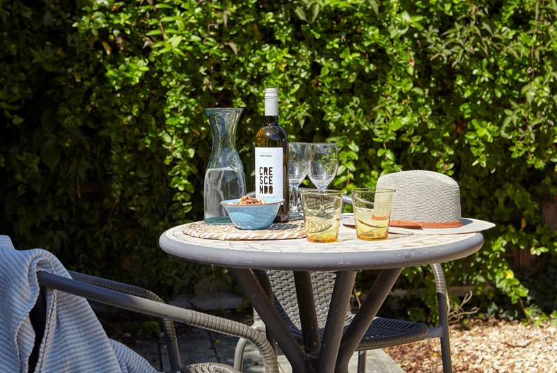 Enjoy an afternoon aperitif on the deck.