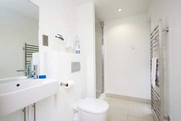 The bright shower-room.