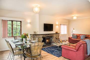 Amble Forge has a wonderful open plan living area complete with a wood-burning stove, making it warm and cosy whatever the weather.