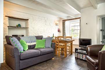The cosy sitting/dining-room.
