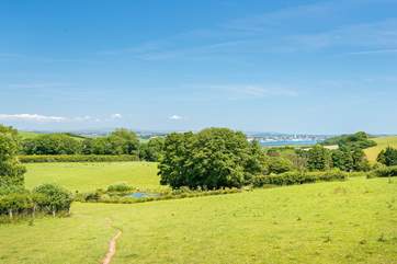 There are distant views across the countryside to Plymouth Sound, the city of Plymouth and
Dartmoor.
