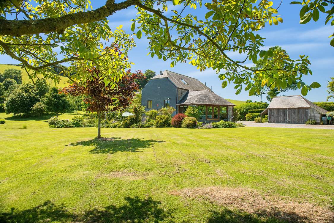 The garden is heavenly and will delight both young and old alike (there is a second smaller pond in the garden, take care of children).