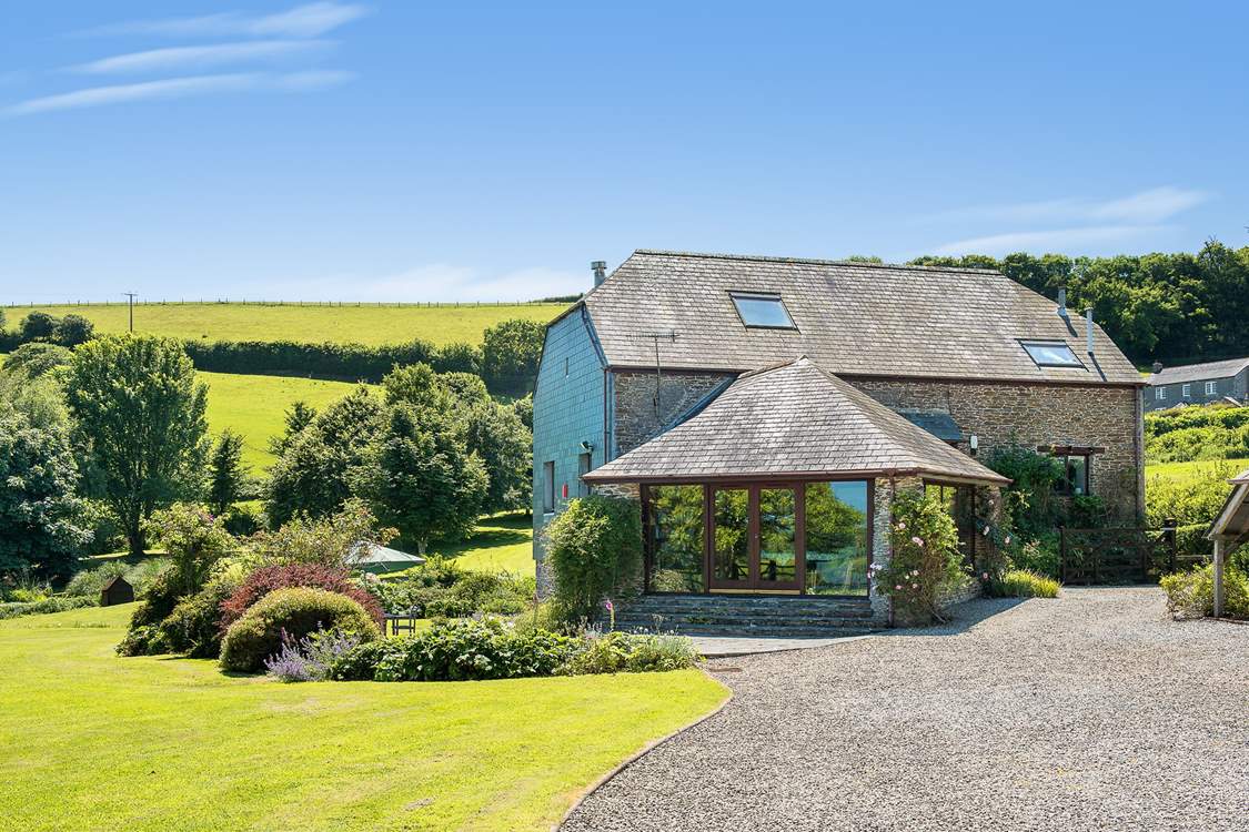 Mowhay Barn is a fabulous barn conversion in beautiful south east Cornwall.