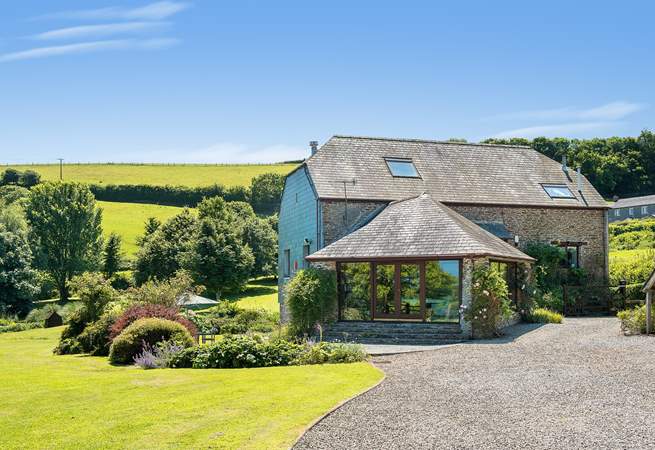 Mowhay Barn is a fabulous barn conversion in beautiful south east Cornwall.