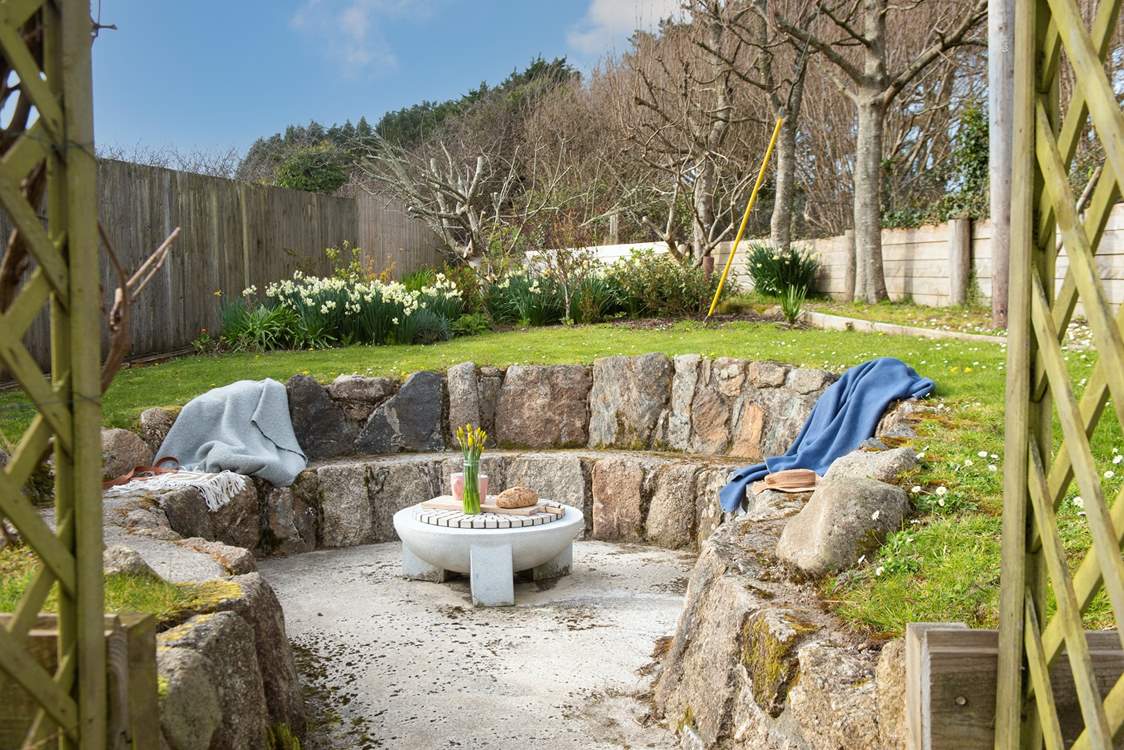 A special seating-area to make your holiday plans.