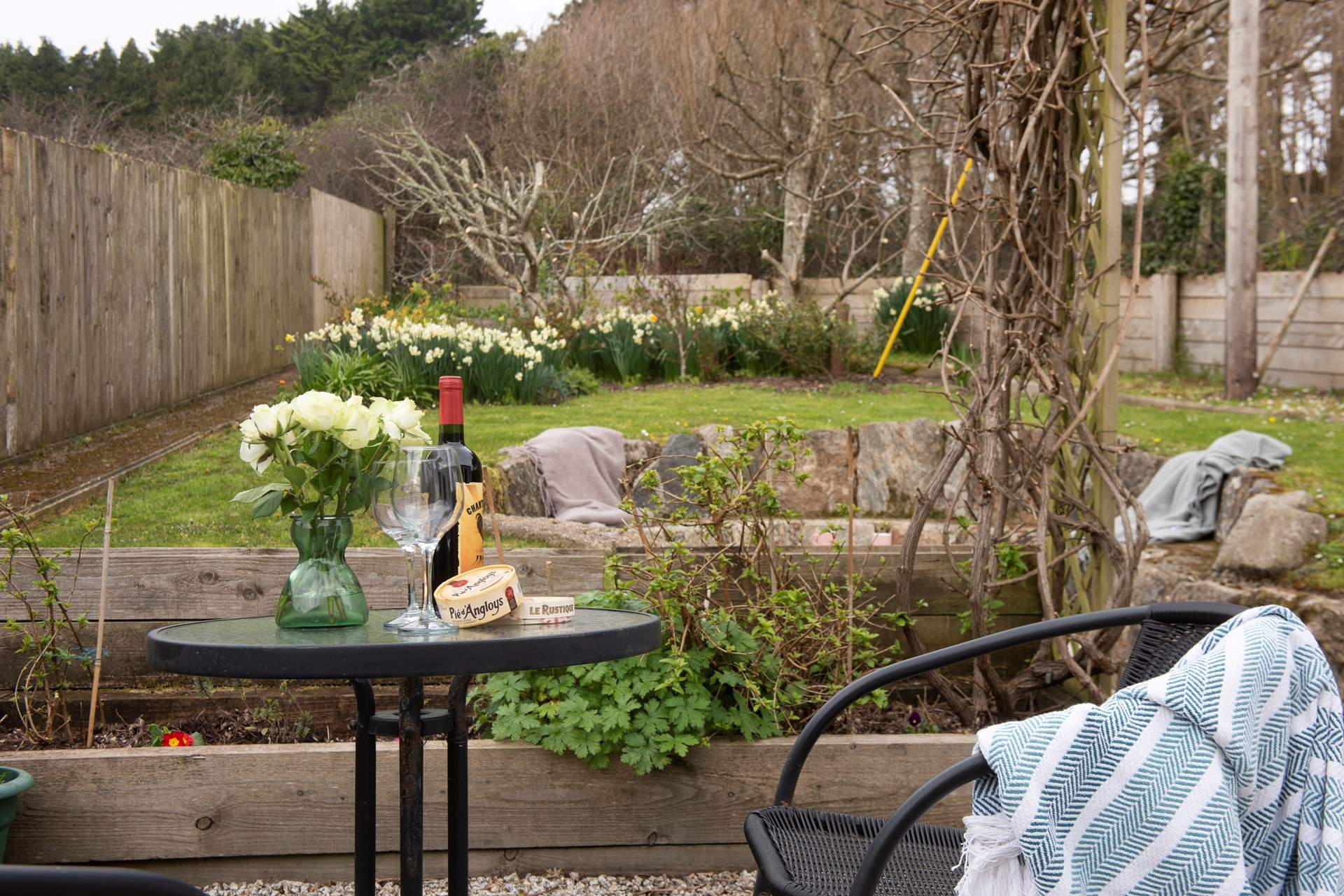 Share some happy memories in this beautiful setting.