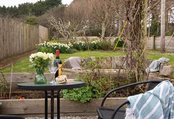 Share some happy memories in this beautiful setting.