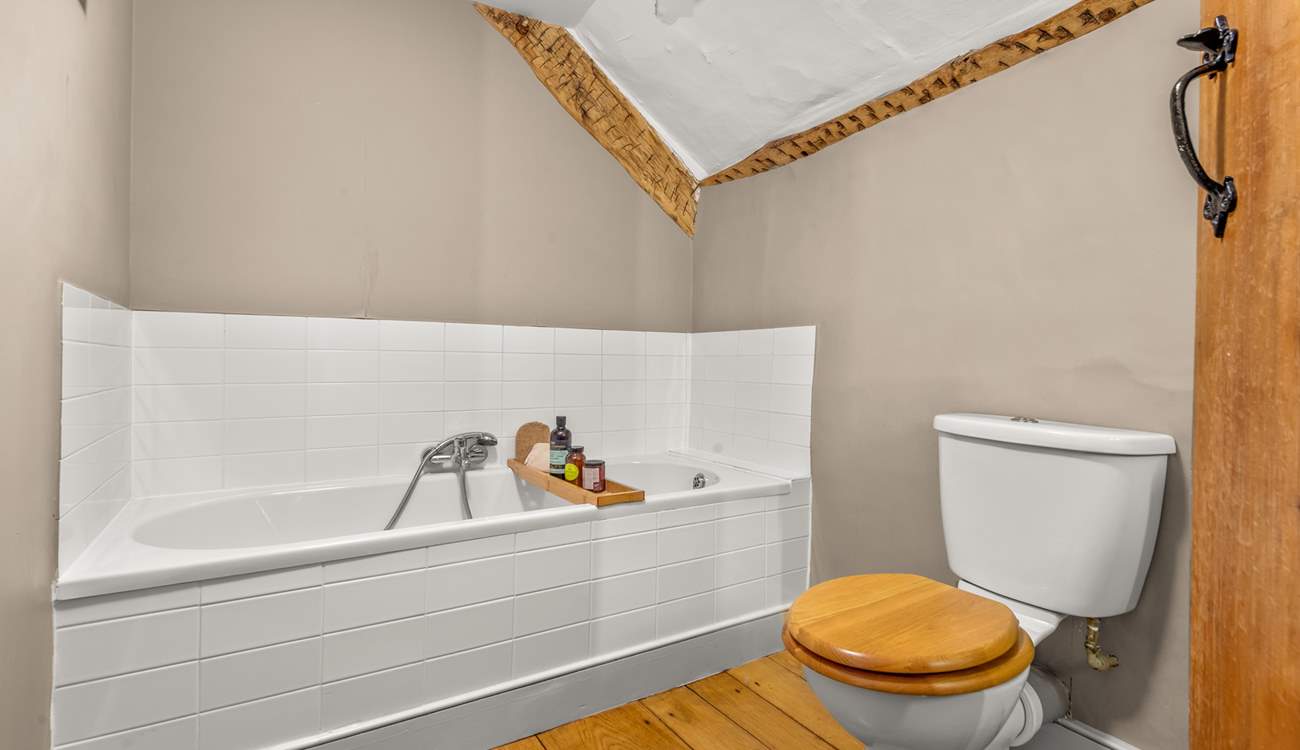 This is the en suite bathroom for the master bedroom.