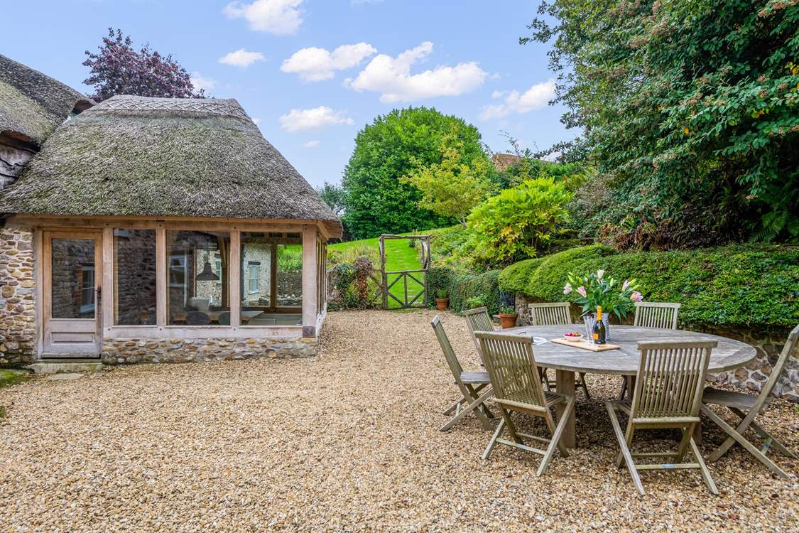 Such a lovely spot for for dining al fresco.