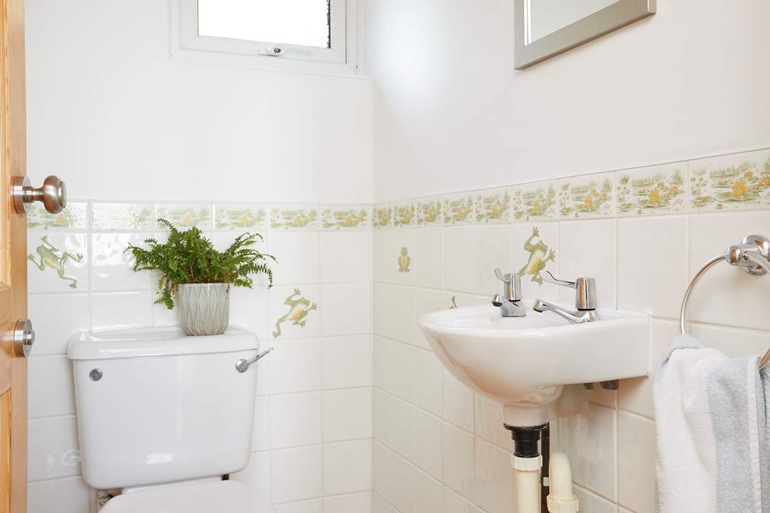 The downstairs WC.