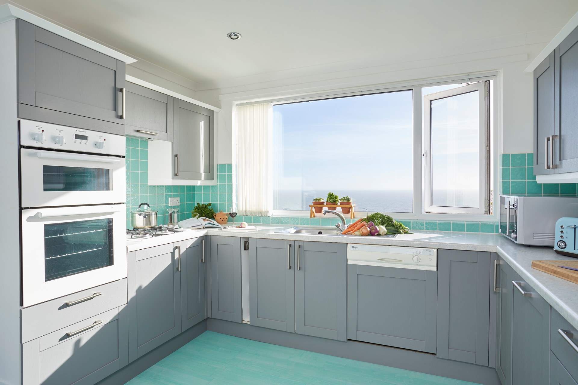 The sea view from the kitchen is gorgeous.