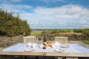 ...and whilst dining al fresco a chance to take in some more of that view.