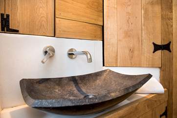 Beautiful features and great craftmanship throughout.