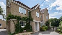 Ridge House is a delightful family home just a five minute flat walk to the village centre.