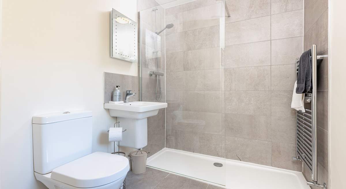 This large walk-in shower is on the ground floor, ideal for sandy children after a day at the beach.