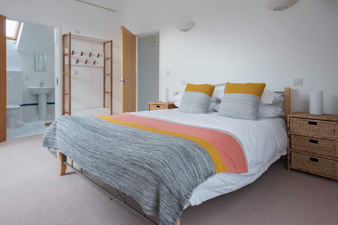 The double bedroom.