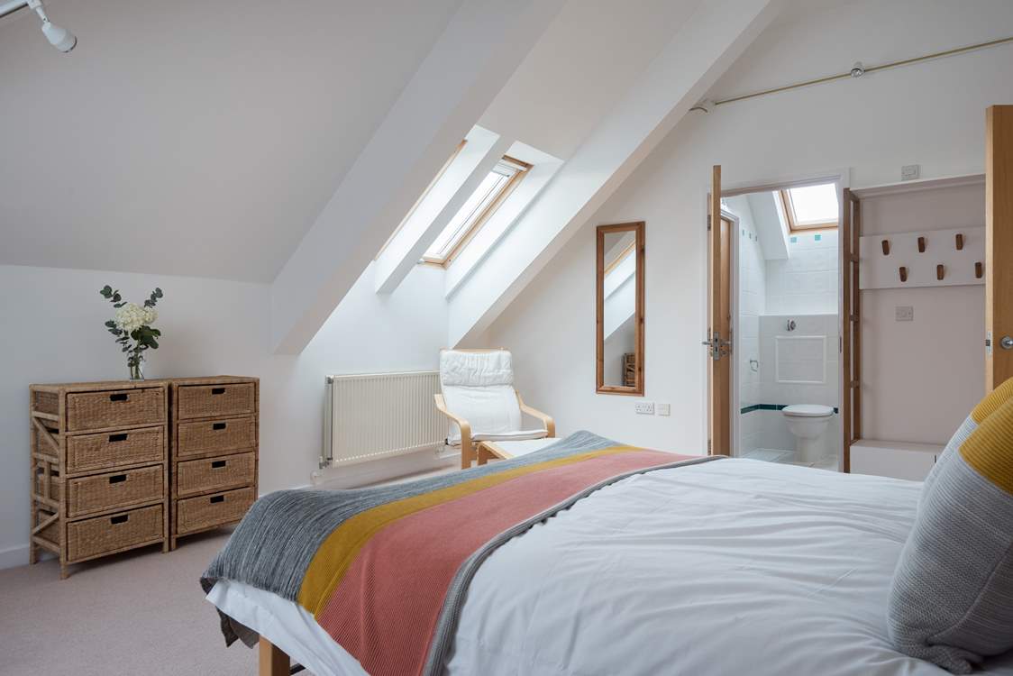 The double room has an en suite shower-room.