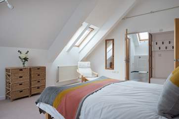 The double room has an en suite shower-room.