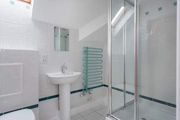 The en suite shower-room.