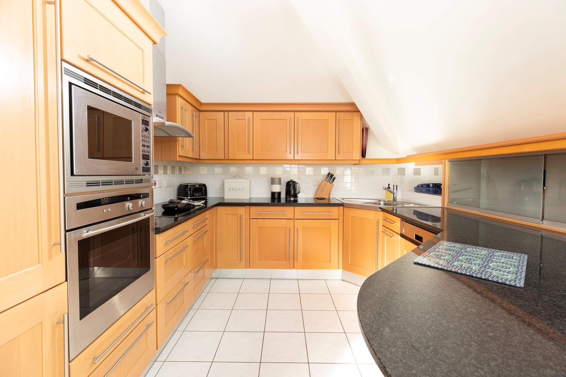 A great space to cook in. 