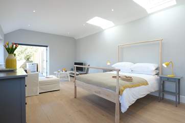 The annexe double bed.