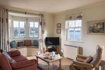 Comfortable seating, a Smart TV and wonderful views... what more could you want?