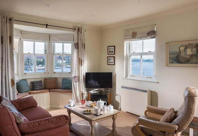 Comfortable seating, a Smart TV and wonderful views... what more could you want?