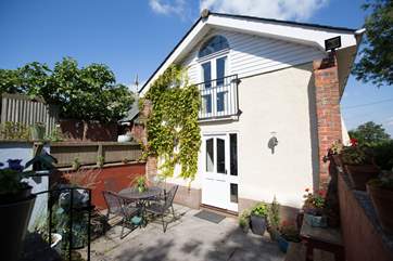 Higher Yellands Cottage is a barn conversion in a quiet setting, in beautiful east Devon.