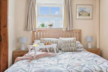 This is a very peaceful place to stay. The main bedroom has an en-suite.