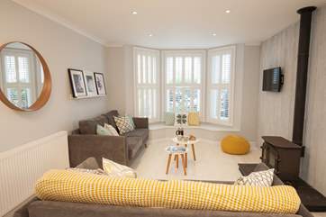 Keep warm in the cooler months with the log-effect gas fire.