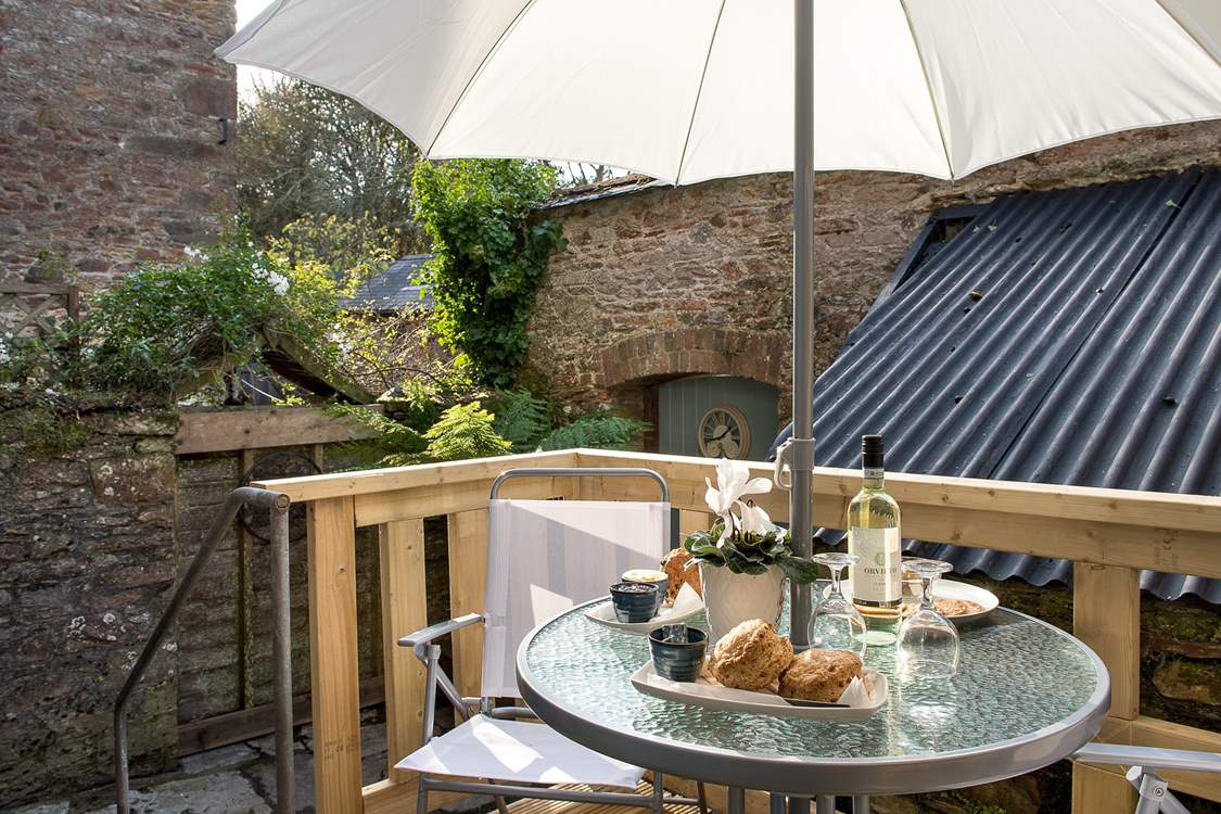 After a day of exploring, sit out in the sunny patio-area and enjoy some tasty treats from the Stable cafe!