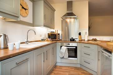 The modern kitchen-area - with all you need to cook up some yummy holiday delights!