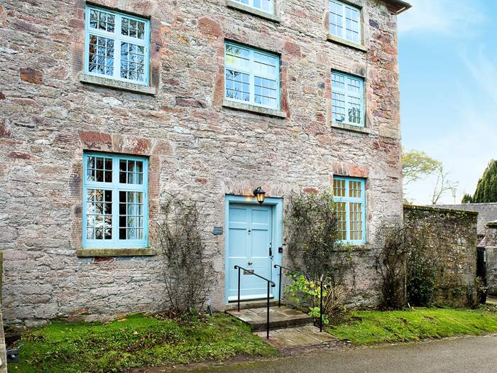 Yew Tree Cottage, Sleeps 4 in Torpoint