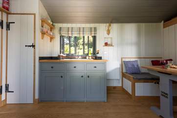 The kitchen area has a 2-ring hob, perfect for cooking up a hearty fry-up.