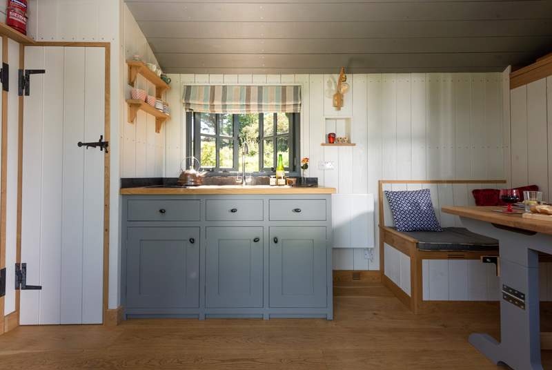 The kitchen area has a 2-ring hob, perfect for cooking up a hearty fry-up.