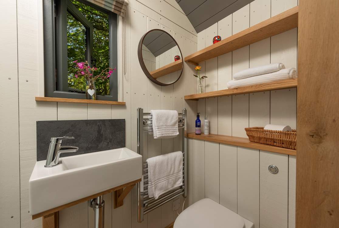 There is a stylish en suite shower-room.