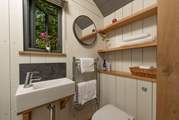 There is a stylish en suite shower-room.