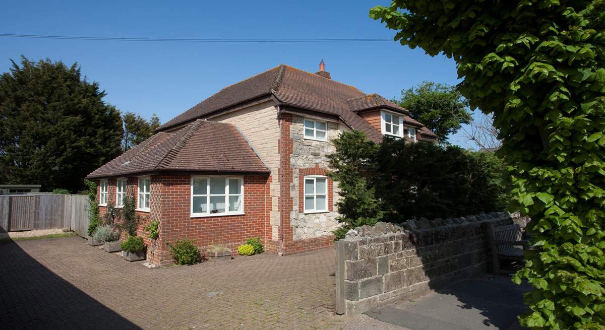 Welcome to The New House, in the centre of the beautiful village of Godshill.