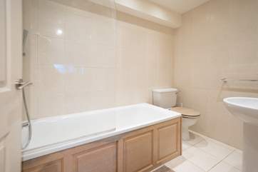 ...with en suite Bathroom.