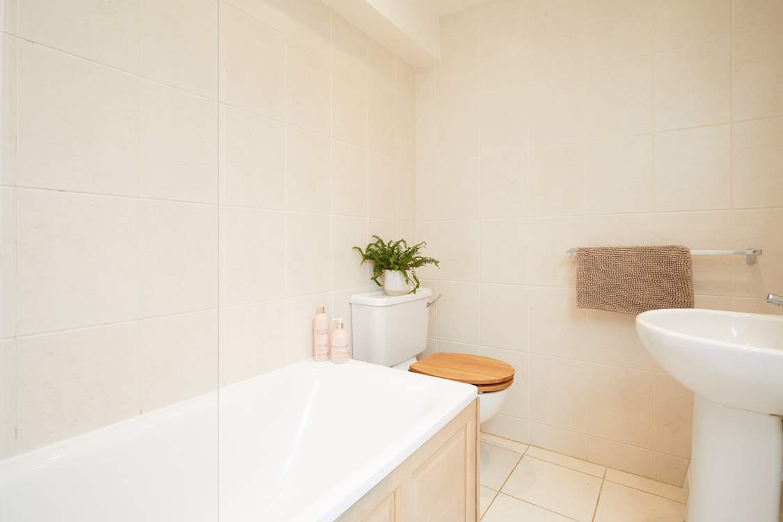 ...the en suite bathroom to Bedroom 4.
