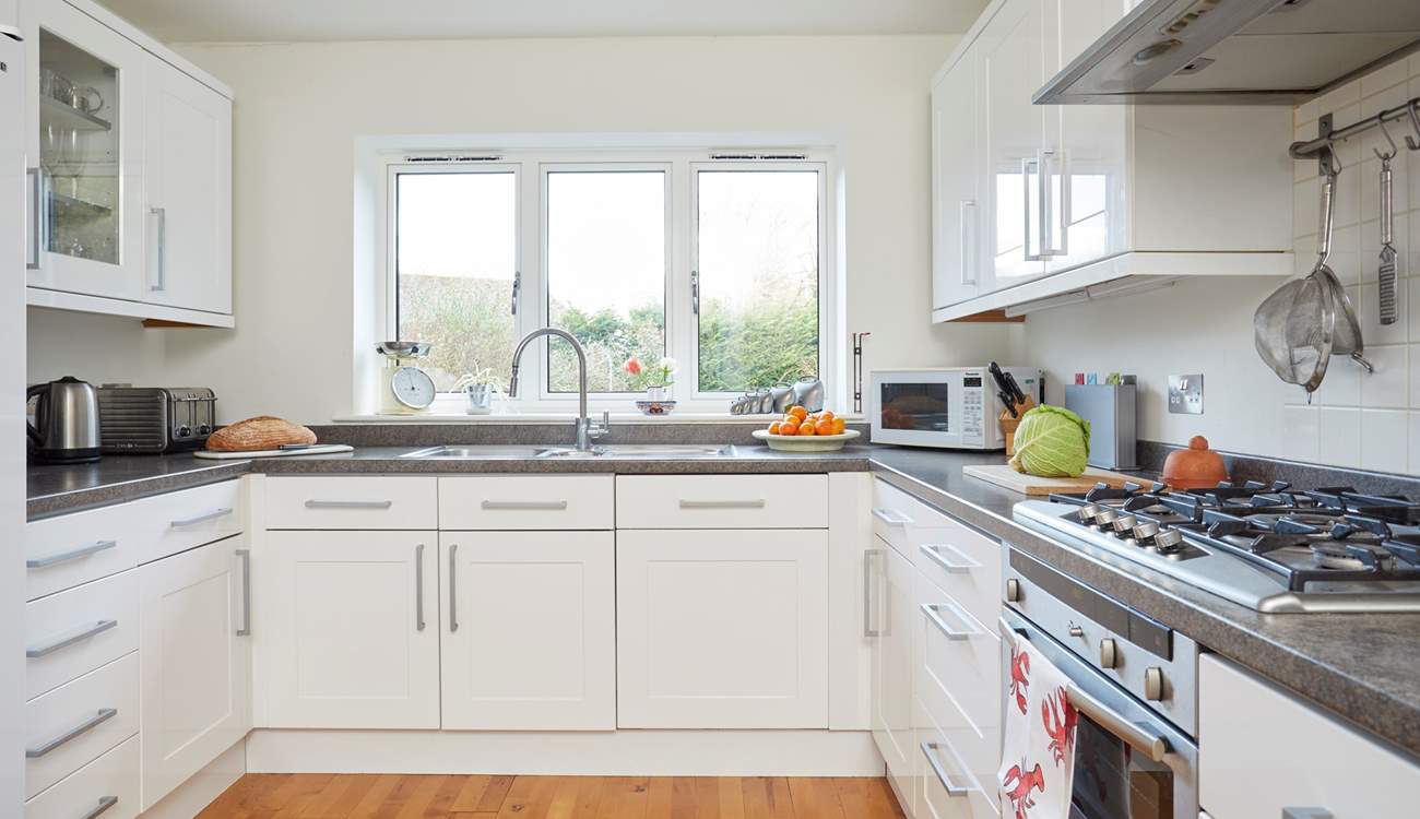 The large kitchen gives you plenty of space and everything you need to prepare those favourite meals.