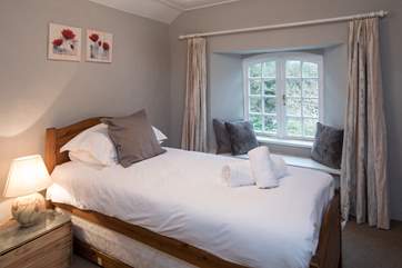 Bedroom 4 offers this very inviting single bed which can be converted into a twin room should you have an eighth guest in your party.