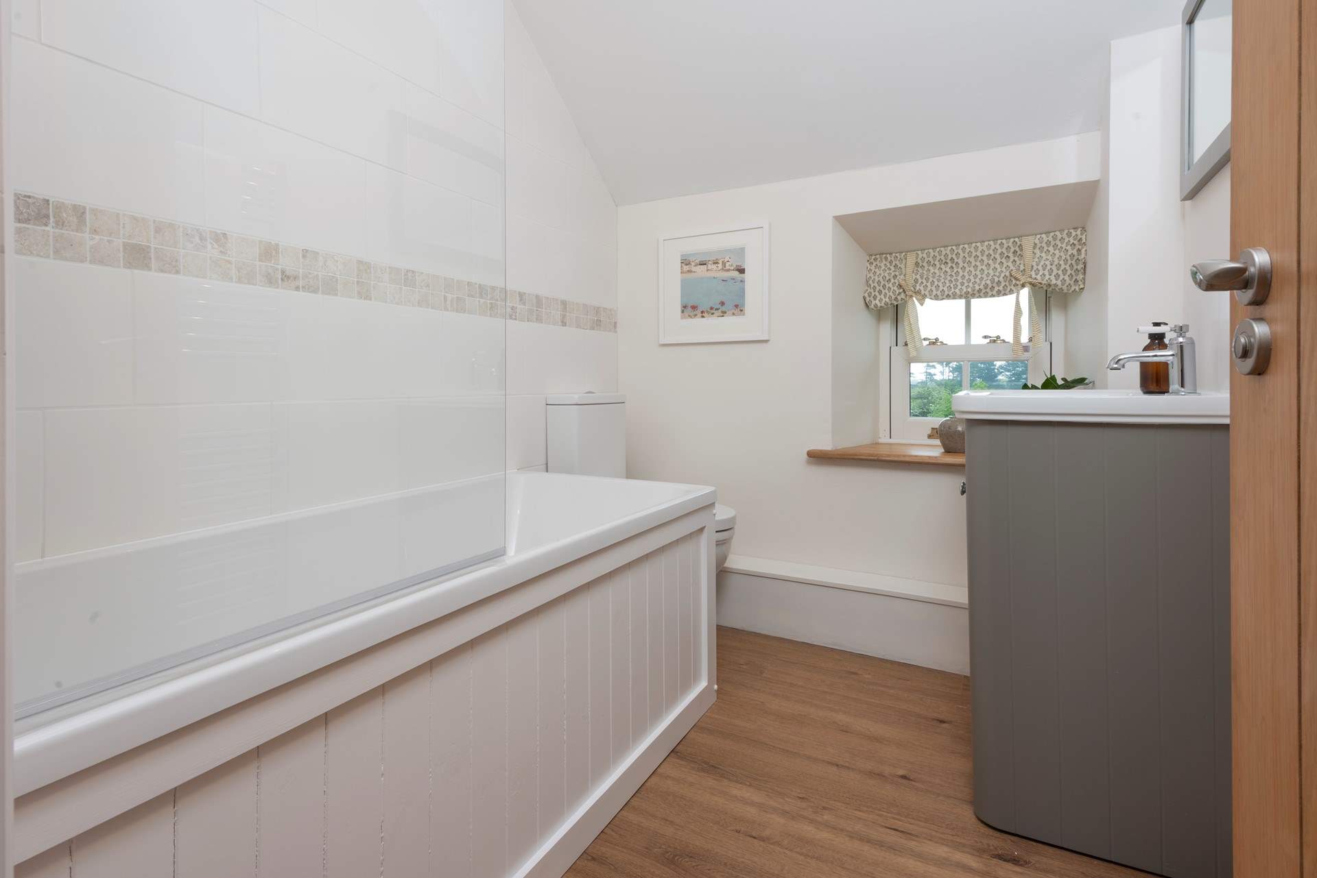 The family bathroom on the first floor is situated next to the single room.