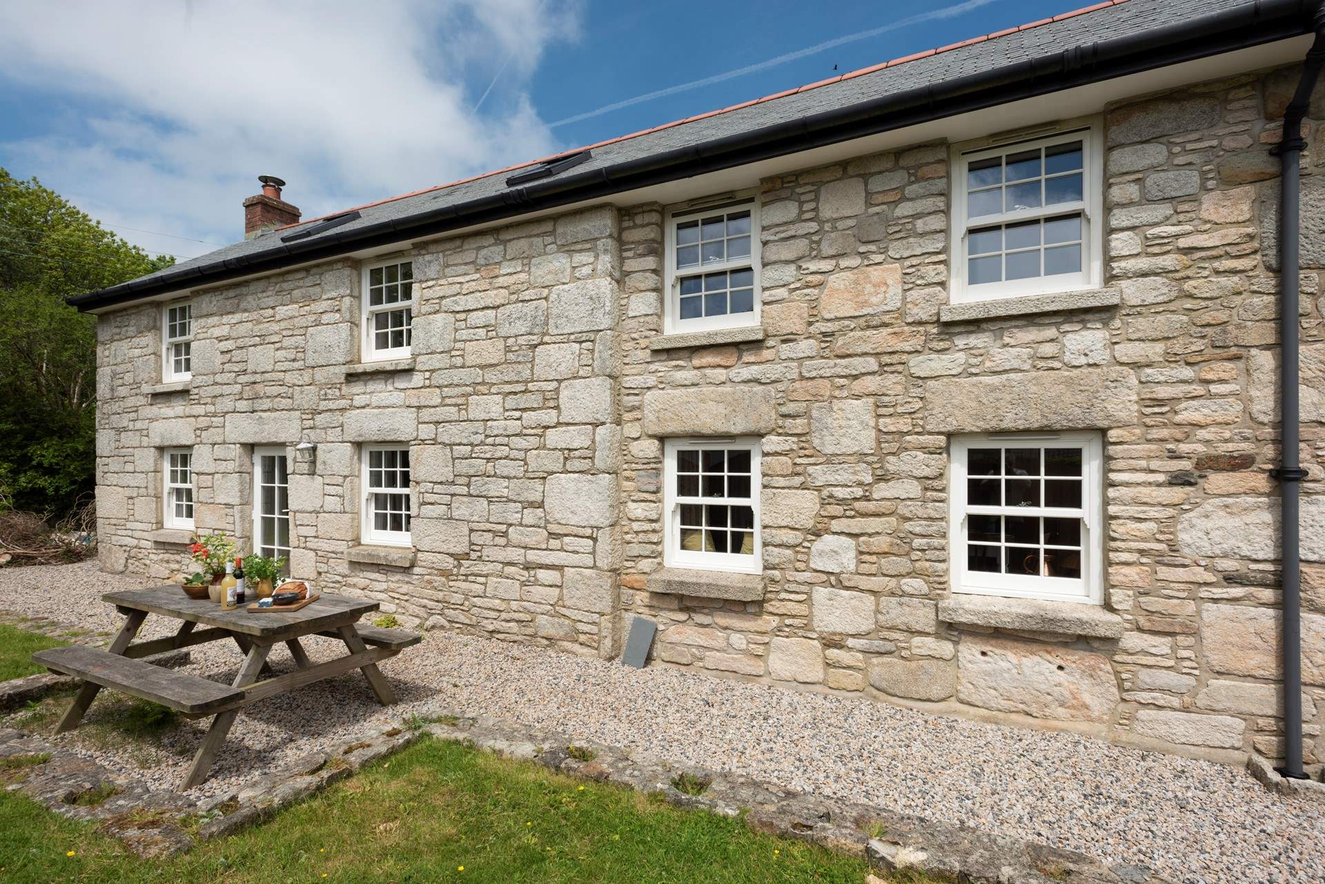 The stonework and pointing at Lynwood is impressive Cornish craftsmanship.
