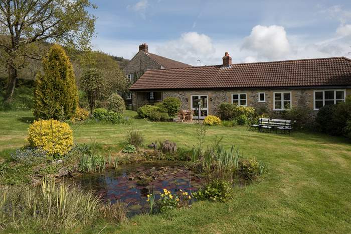 Stable Cottage is a 2 bedroom, rural self catering cottage near Lyme Regis, South Devon.