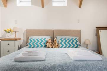 The bed can either be a super-king double or 'zip and link' twin beds.