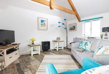 Beautifully furnished in pastel shades with pops of colour in a nautical theme.