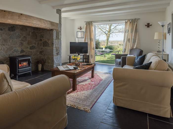 Miranda Cottage, Sleeps 6 in Helford