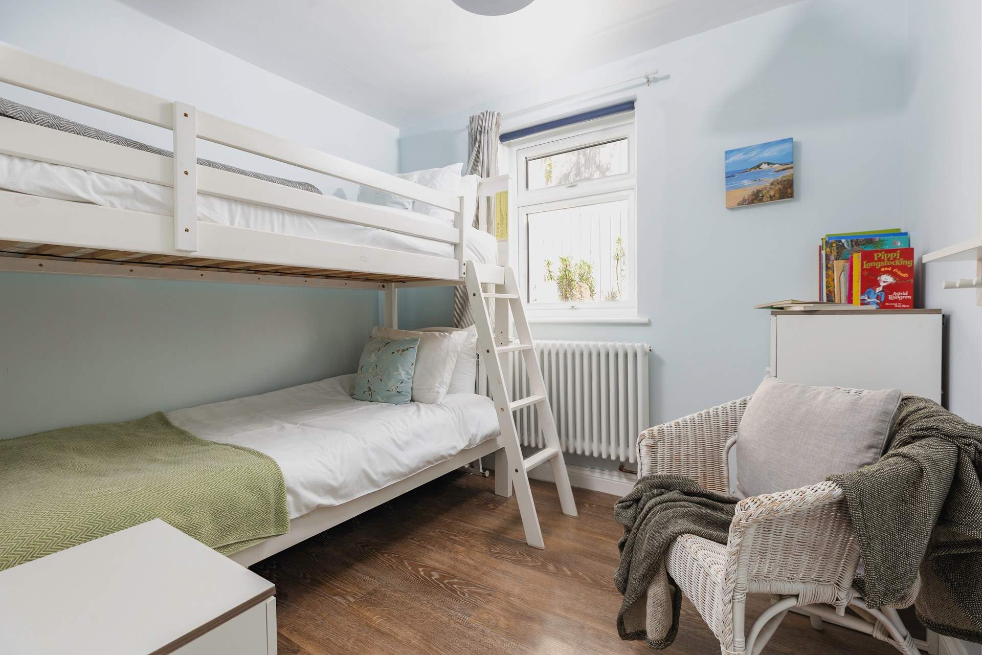 Bedroom 3 has these very welcoming bunk-beds.